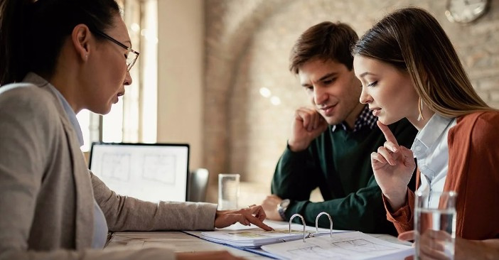 Tariffs GDP and Strategic Planning What High Income Familes no title